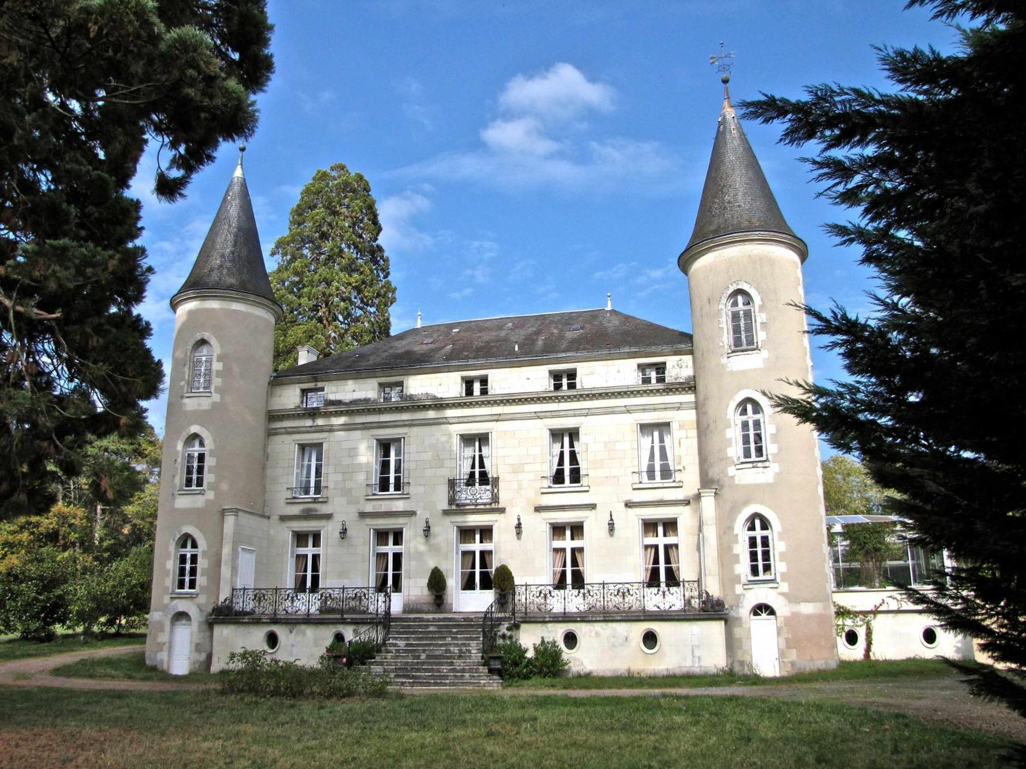 Bed and Breakfast Chateau Les Vallees Tournon-Saint-Pierre Экстерьер фото