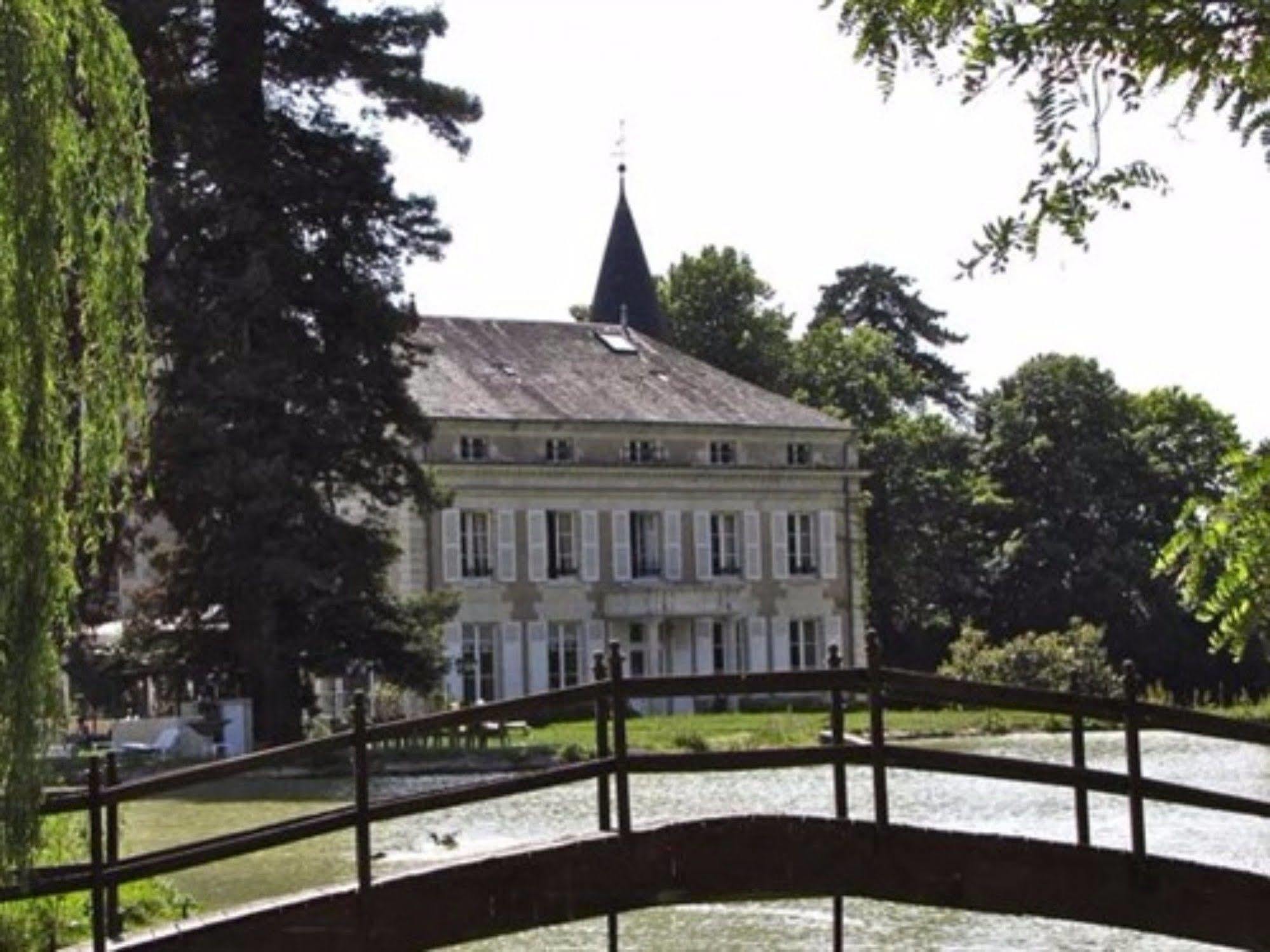 Chateau Les Vallees Tournon-Saint-Pierre Экстерьер фото