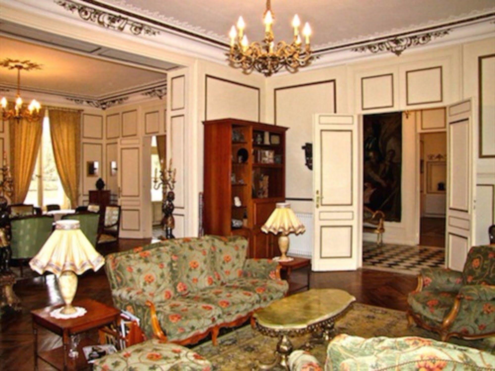 Chateau Les Vallees Tournon-Saint-Pierre Экстерьер фото