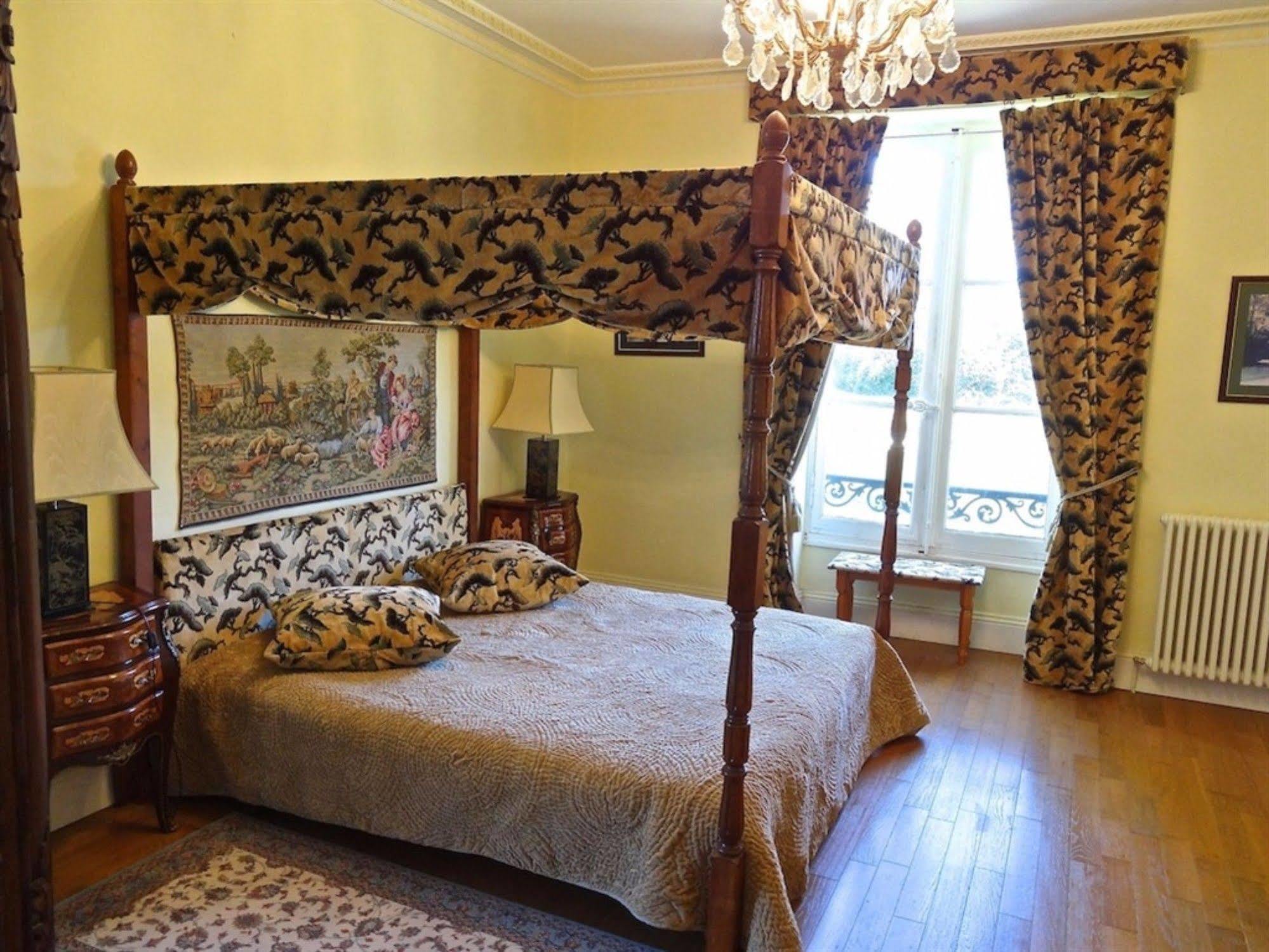 Chateau Les Vallees Tournon-Saint-Pierre Экстерьер фото