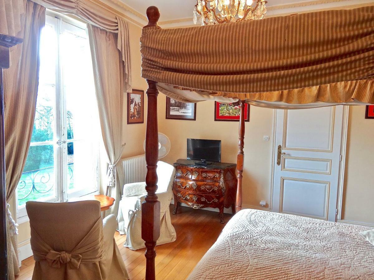 Bed and Breakfast Chateau Les Vallees Tournon-Saint-Pierre Экстерьер фото